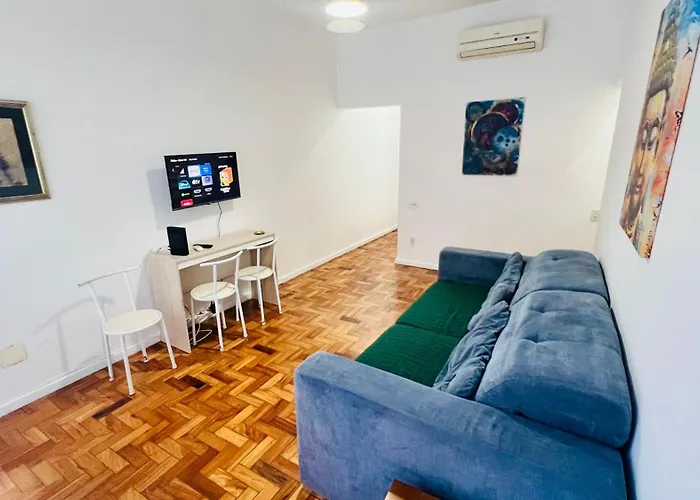 Apartamento, Ipanema , 5 Minutos Da Praia