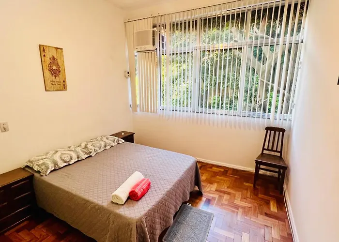 Apartamento, Ipanema , 5 Minutos Da Praia
